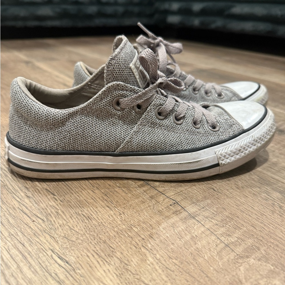 Converse Light Gray Sneakers - Size 7